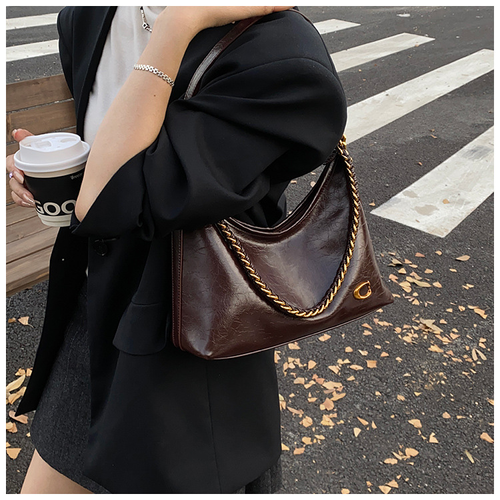 New niche chain underarm bag, fashionable crossbody bag, three shoulder straps