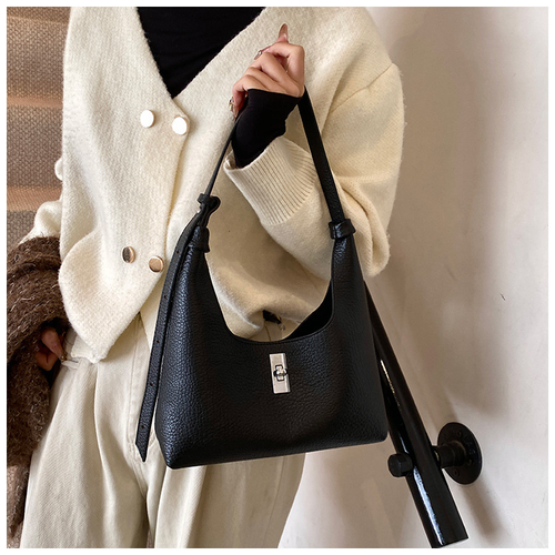 New simple underarm shoulder bag fashionable handbag daily commuter bag