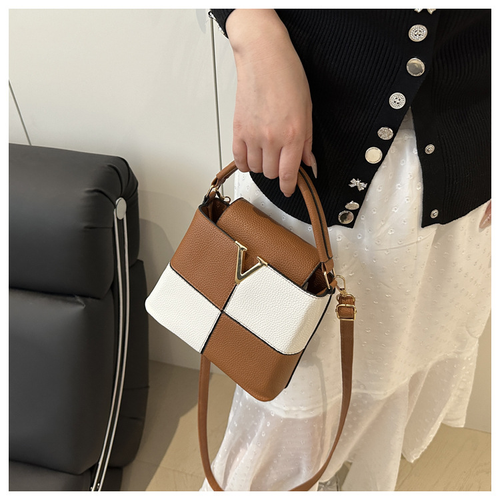 Fashion 2025 new simple handbag shoulder bag for women