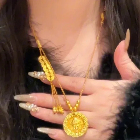 Gold-plated, color-preserving, wealth god pendant necklace for men and women.