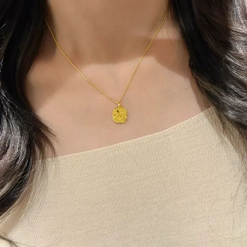 Sparkling brushed sugar cube necklace, titanium steel clavicle chain that won't fade accessories.