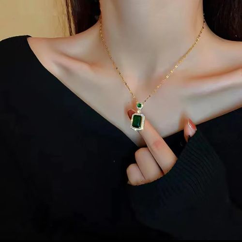 Light luxury diamond necklace, vintage emerald crystal necklace
