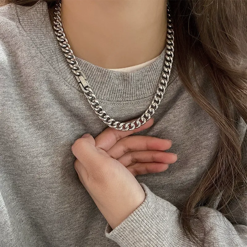 Simple Cuban chain for men and women, no fading, versatile titanium steel chain