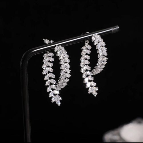 Fashion Zircon Heart Earrings Temperament Luxury High Grade Earrings Fashion Personalized Versatile Design Earrings