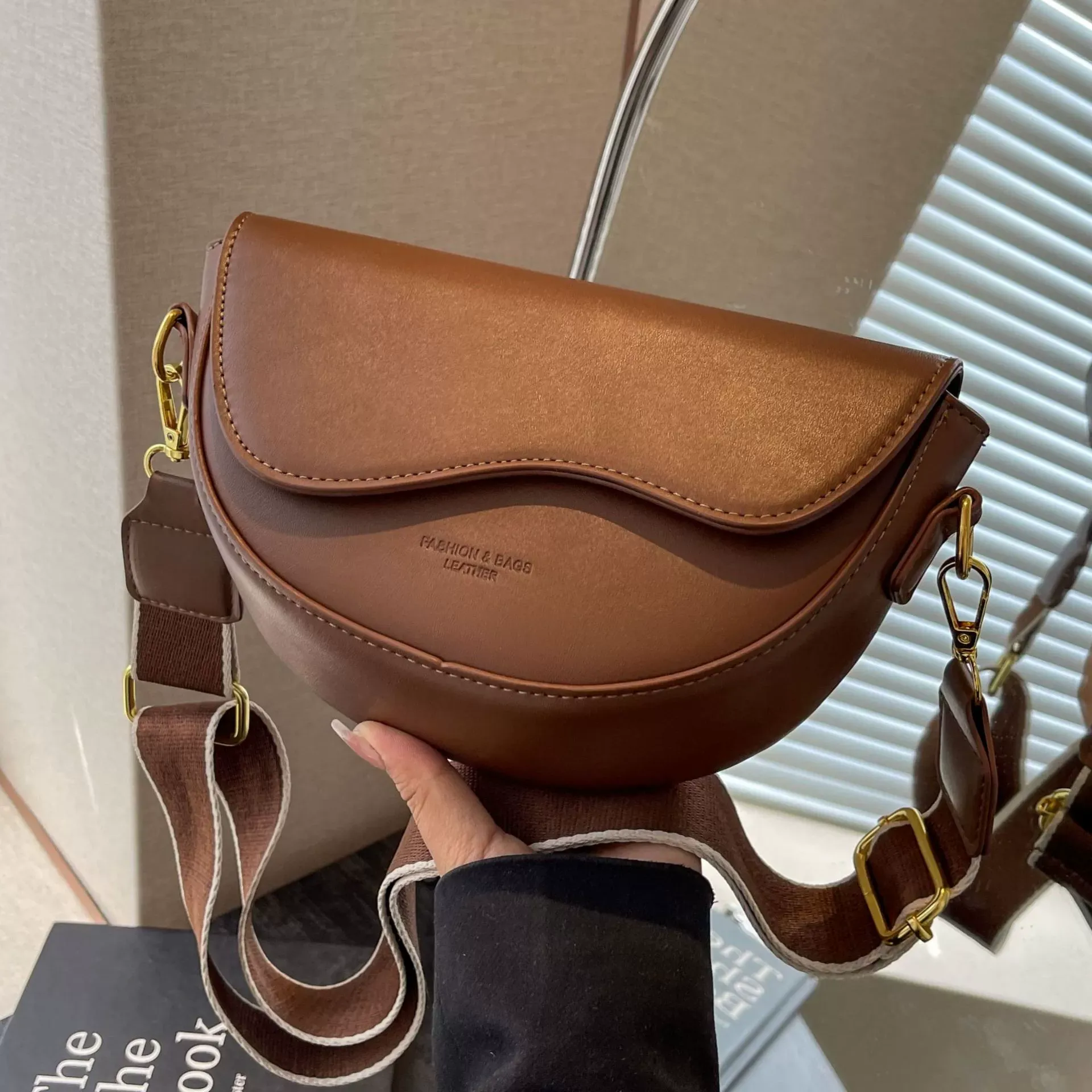 Vintage Dumpling Bag Women Woven Crescent Armpit Shoulder Saddle Bags Pu Leather Handbags Clutch Underarm Purses for Ladies