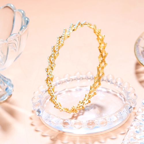 Seven rows of diamonds. Two ways to wear. Retractable magic ring bracelet