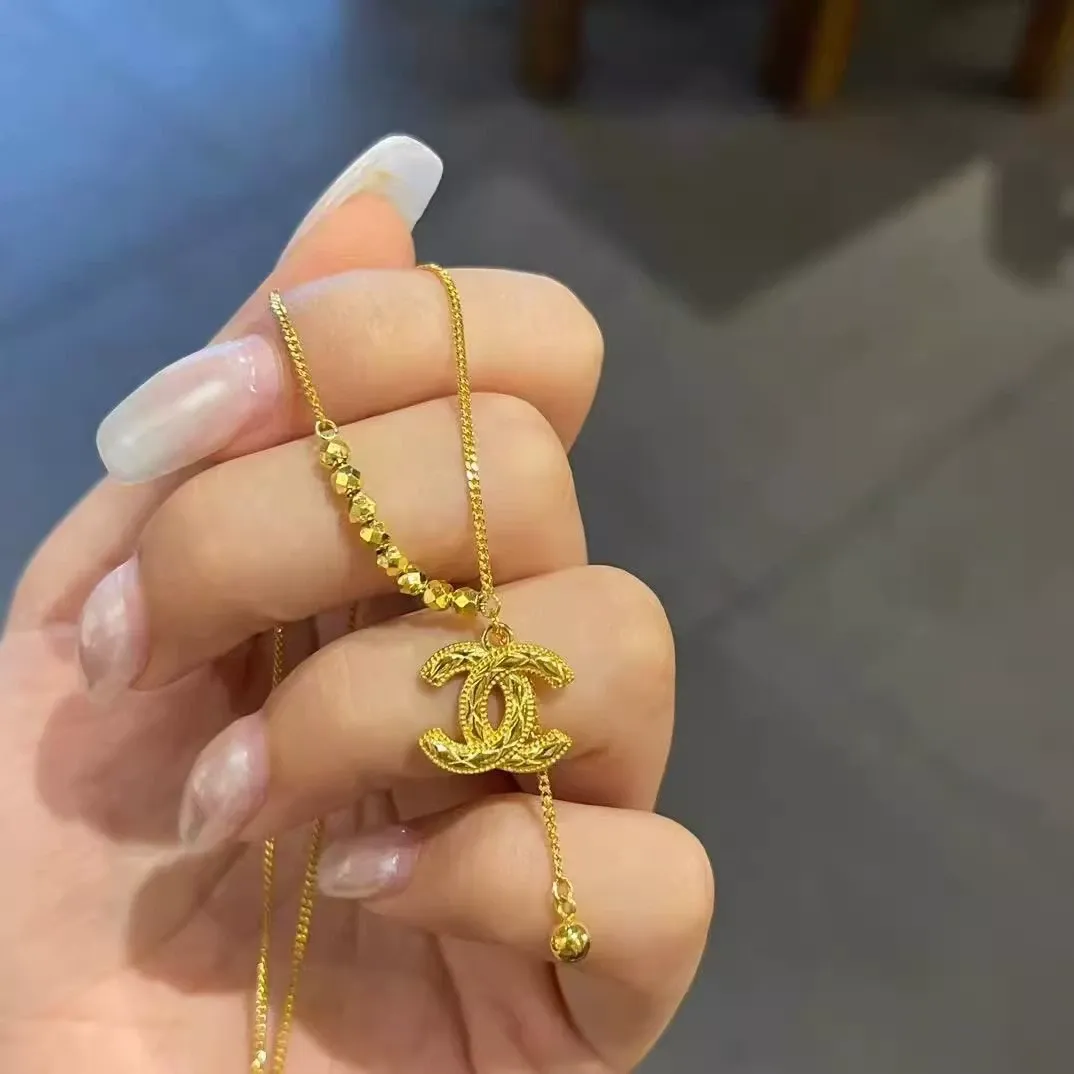 Gold-plated double C necklace, letter clavicle chain that won't fade over time.