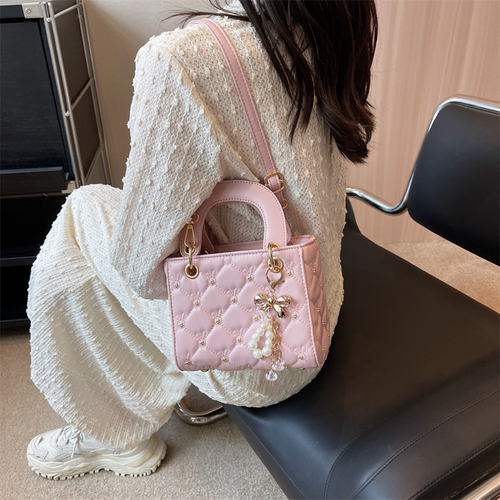 New pink textured fashion handbag, casual shoulder bag