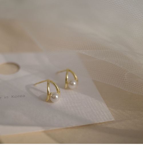 Pearl Earrings Female Silver Needle Niche Design Sense Light Luxury Temperament Advanced