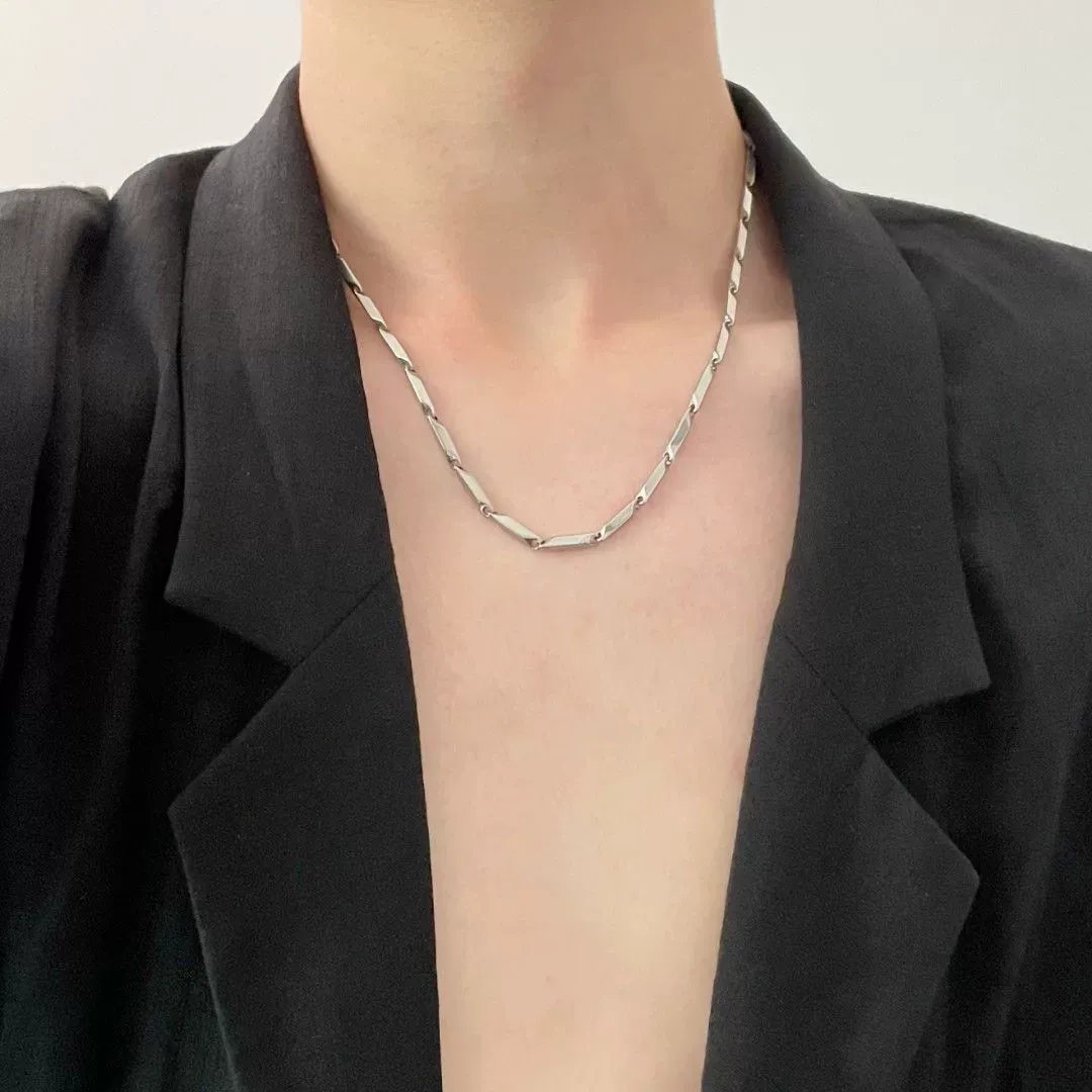 Men's hot selling Mobius titanium steel necklace, colorfast diamond necklace