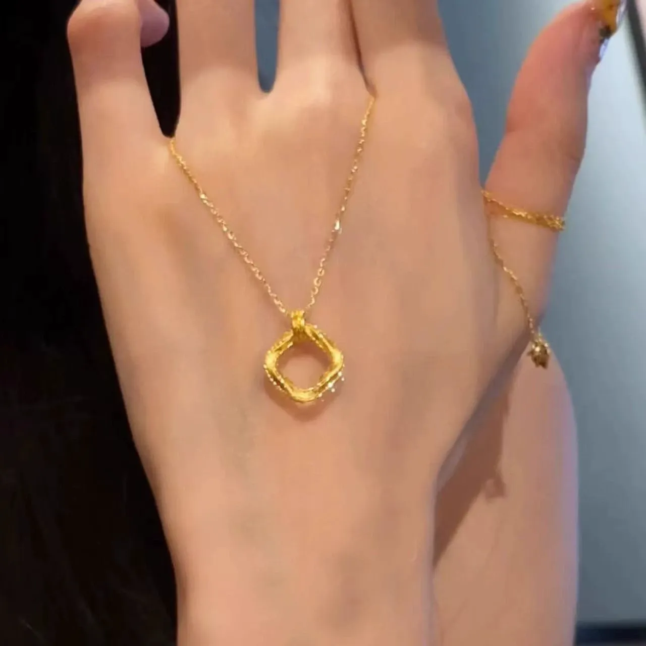 Popular Möbius Sand Gold Clasp Necklace Jewelry