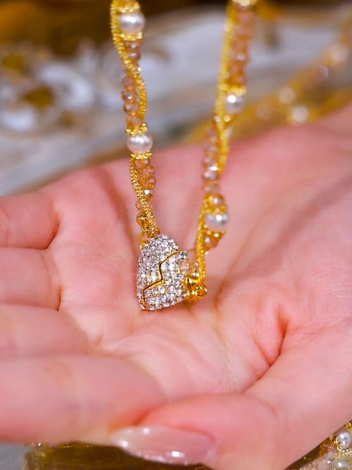 High-grade double-layer love magnetic heart-shaped pendant pearl necklace light luxury niche design versatile temperament clavicle chain