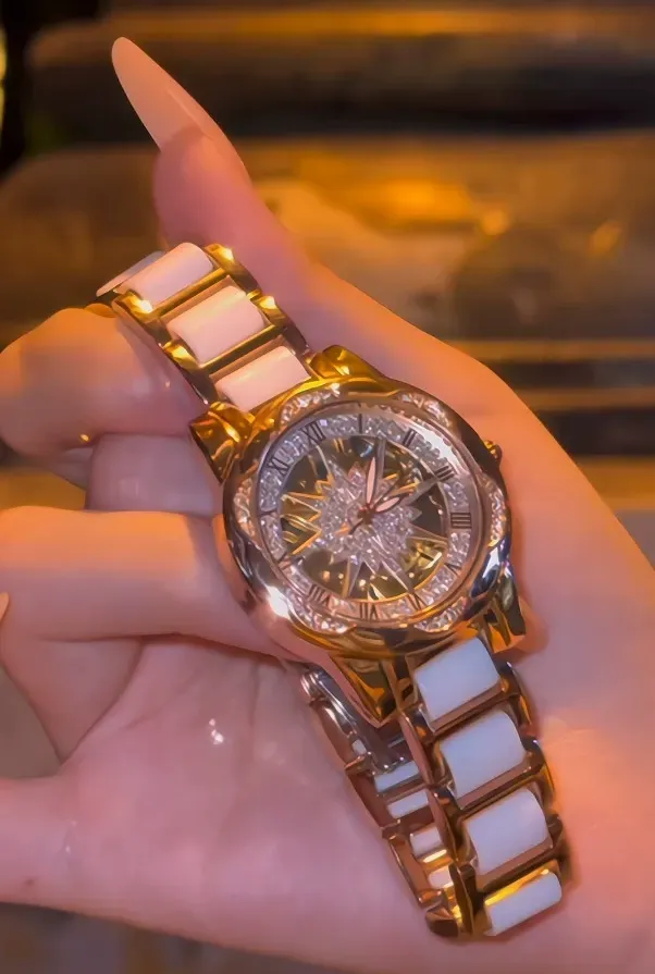Women's Fashionable Analog Watch - Gold-Plated Quartz Dress Watch with Legible Dial, Timeless Design, Day-to-Night Style, Durable Accessories for Adult Females, Ideal Wife & Women's Gifts