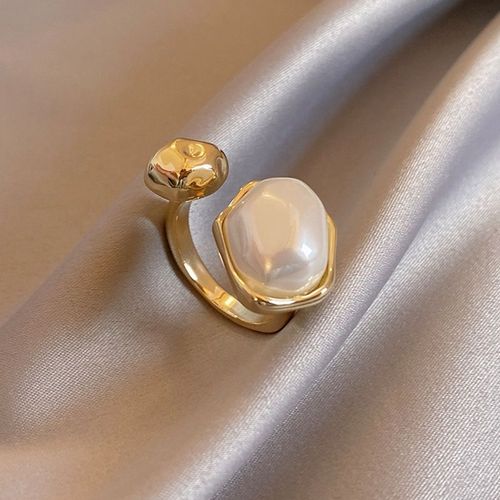 Baroque Tears Alien Pearl 18K Gold Ring