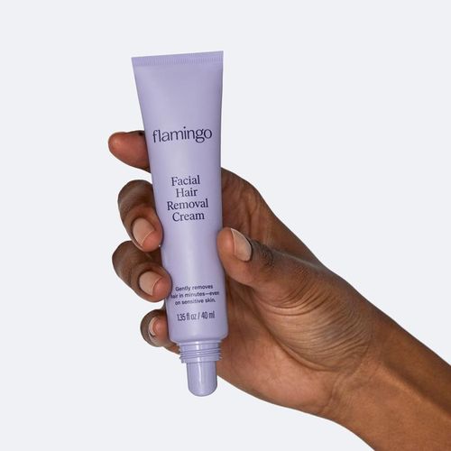 Quickly and gently removes facial hair—even on sensitive skin. Includes a precision tip for easy, touch-free application, post-removal Calming Serum to soothe skin, and step-by-step instructions.