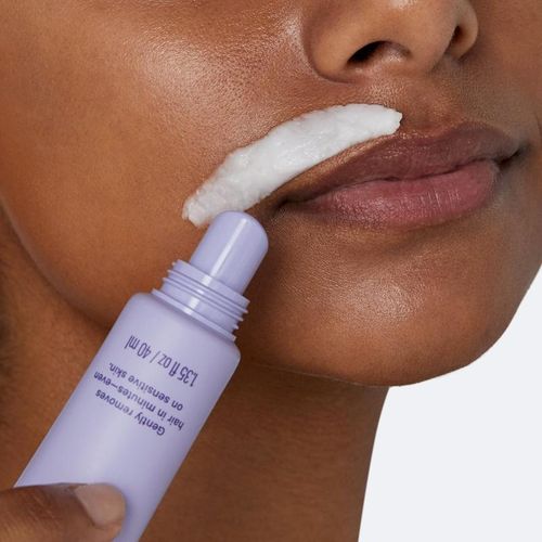 Quickly and gently removes facial hair—even on sensitive skin. Includes a precision tip for easy, touch-free application, post-removal Calming Serum to soothe skin, and step-by-step instructions.