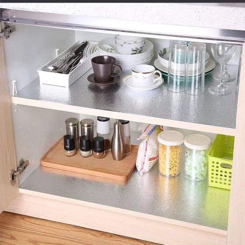 Silver self-adhesive wallpaper for kitchen backsplash, waterproofoil-proof wallpaper, metallic texture self-adhesive wallpaper, 40CM wide * 3 meters self-adhesive aluminum foil wallpaper, suitable for kitchen countertops, cabinets and drawers.(You can cut it yourself)