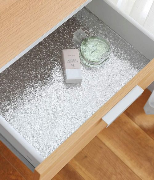 Silver self-adhesive wallpaper for kitchen backsplash, waterproofoil-proof wallpaper, metallic texture self-adhesive wallpaper, 40CM wide * 3 meters self-adhesive aluminum foil wallpaper, suitable for kitchen countertops, cabinets and drawers.(You can cut it yourself)