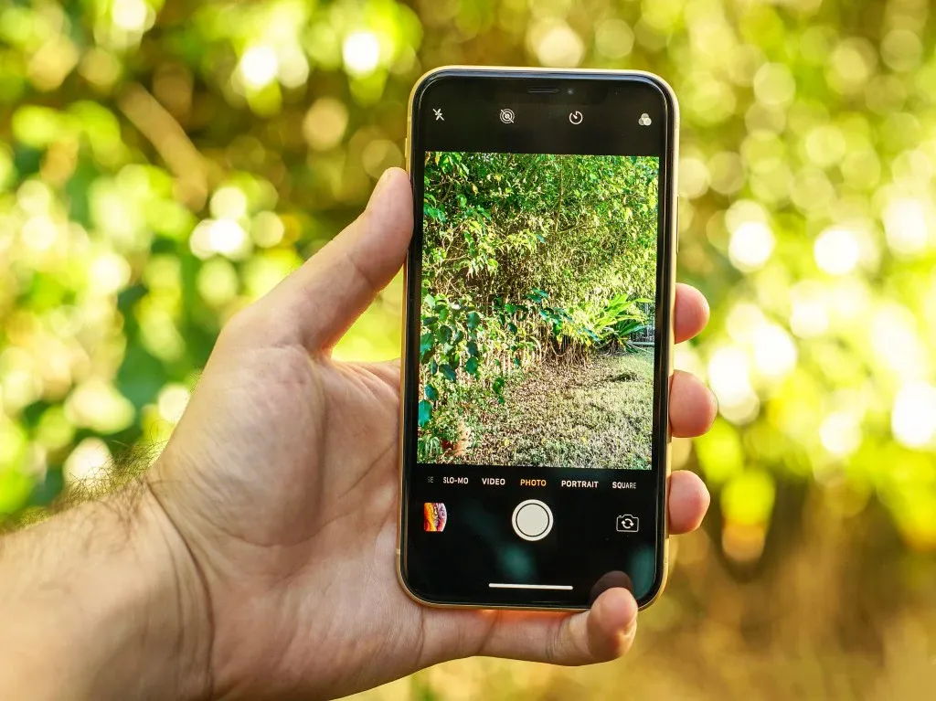 Original Apple phone iPhone XR 99% new, fully functional like new, great value offer (many colours to choose from)