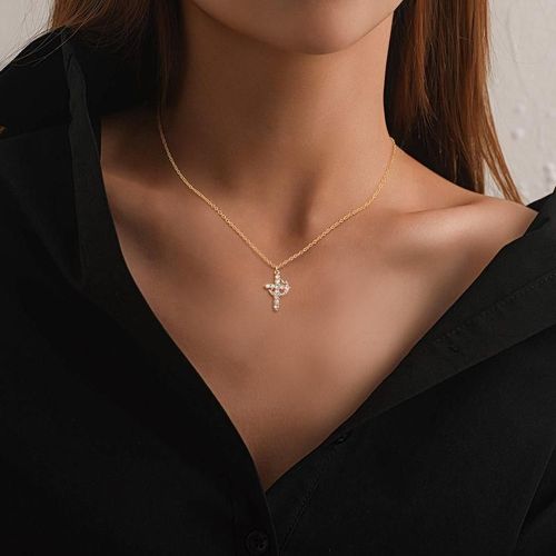 「👑Crown & ✟Cross Pendant Necklace | Light Luxury Multi-Hue Design for Daily & Occasional Elegance」