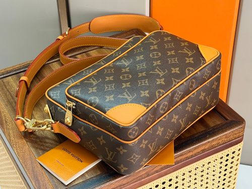 LV  01   Top original version  Cash on delivery