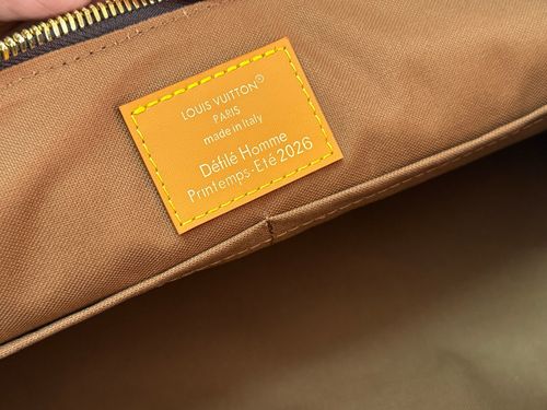 lv  2   Top original version  Cash on delivery