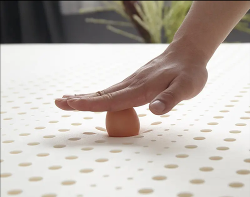 The latex mattress originating from nature is breathable anti mite hypoallergenic and made of high quality materials