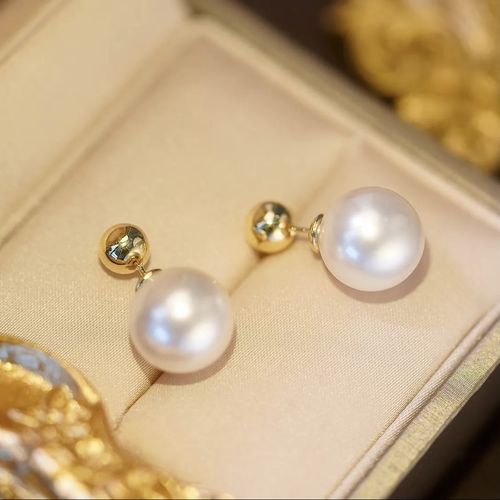 Pearl earrings (various wearing styles)