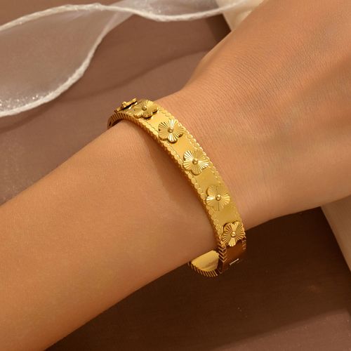Luxury 18K Gold Plated Non-Tarnish 3-Piece Set - Floral Clover & Nail Bangle Trio Stack