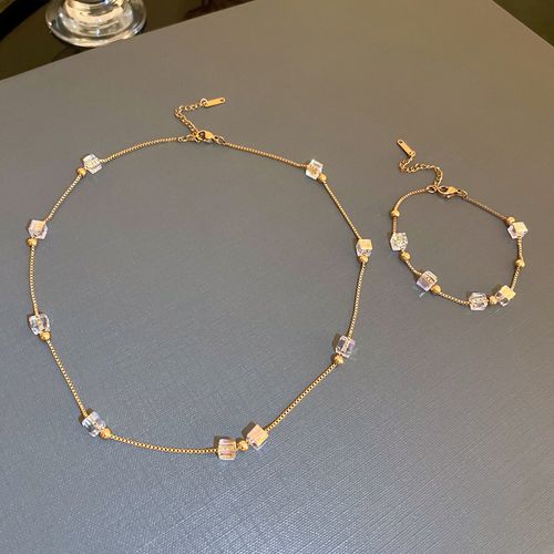 Crystal Cube Necklace - Titanium Steel Collarbone Chain for Women, Luxury Minimalist Design, Fashion Statement Piece for Influencers