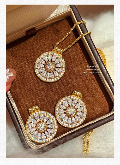 Sparkle! Traditional Compass Necklace - New Chinese Style Retro Lemon Slice Pendant Hollow & Elegant