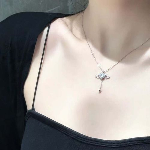 Heart of Love Zircon Necklace - Women's Romantic Angel Collarbone Chain, Light Luxury Heart Choker
