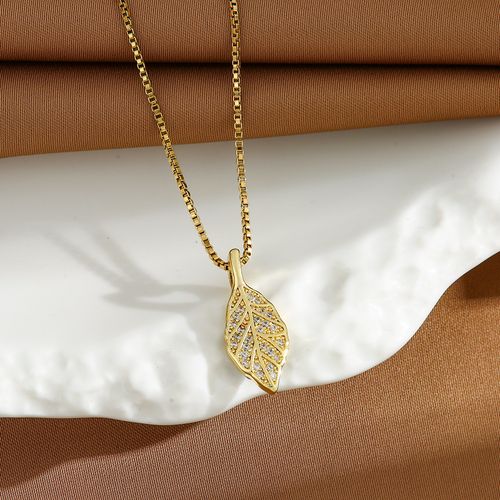 Golden Leaf Titanium Steel Necklace for Women - Fashionable Versatile Pendant Lock