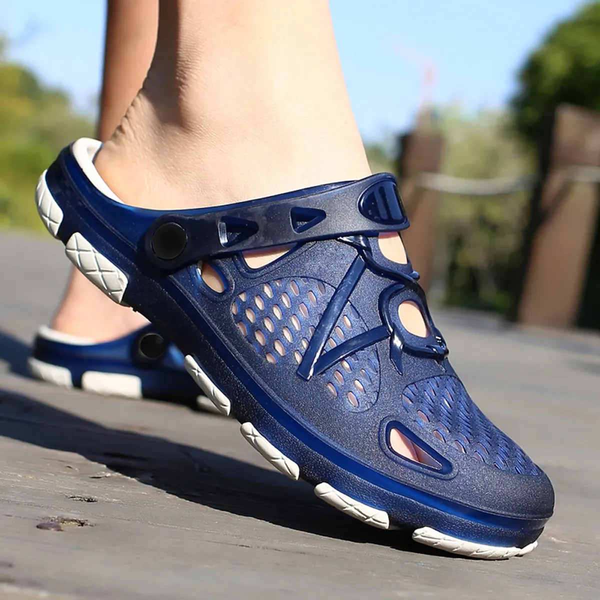 Men's lightweight slip-on sandals, indoor non-slip, outdoor beach casual, daily wear, comfortable slip-on shoes, fashionable
