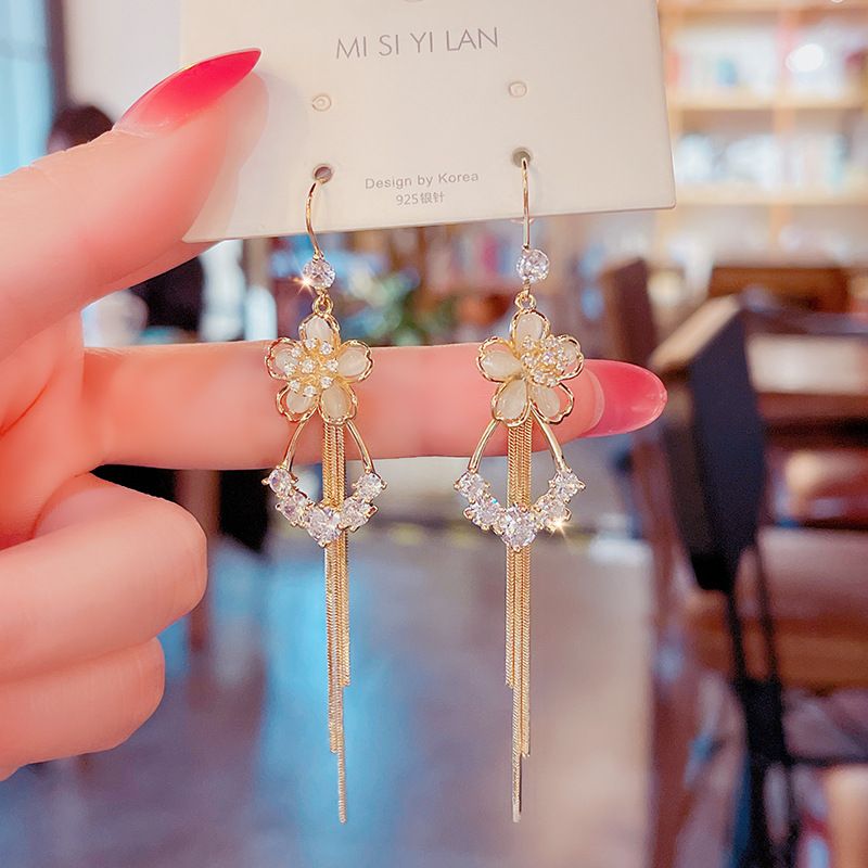 Cat's Eye Stone Flower Tassel Earrings, Elegant Long High end Sense, Light Luxury Eardrops, Explosive Style Ear Ornaments, Ear Hooks