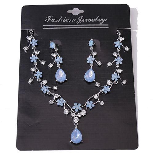 Luxury Crystal Rhinestone Necklace Earring Pendant Set for Women New Vintage Fashion Style for Weddings and Parties