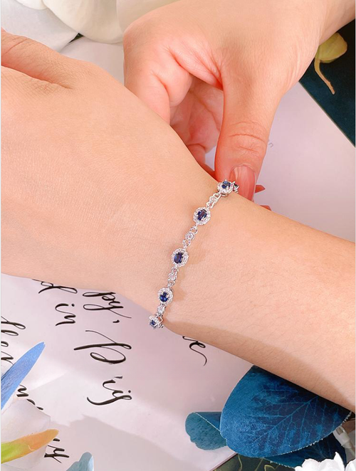Fashionable and Luxury 925 Silver Inlaid High Carbon Diamond Versatile Simple Flower Women's Blue Treasure Egg Shaped Bracelet