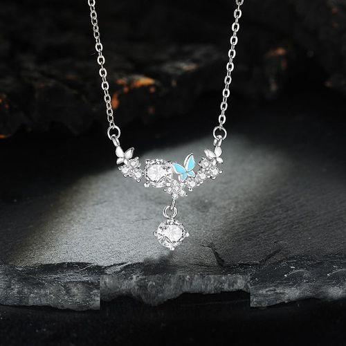 Platinum Plated Flash Diamond Butterfly and Star Charm Pendant Necklace for Women Starry Shiny Micro Pave Zircon Necklace