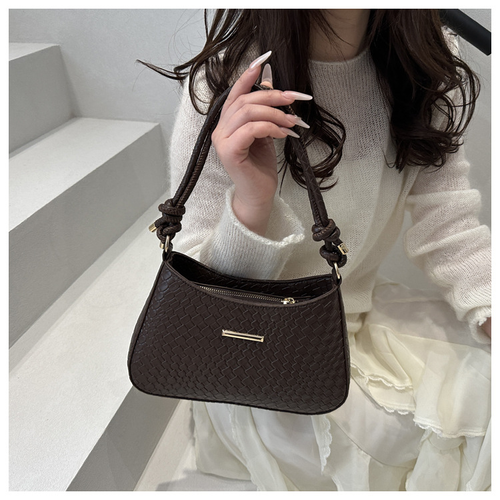 Simple solid color zipper shoulder bag