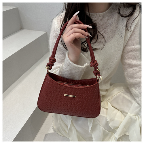Simple solid color zipper shoulder bag