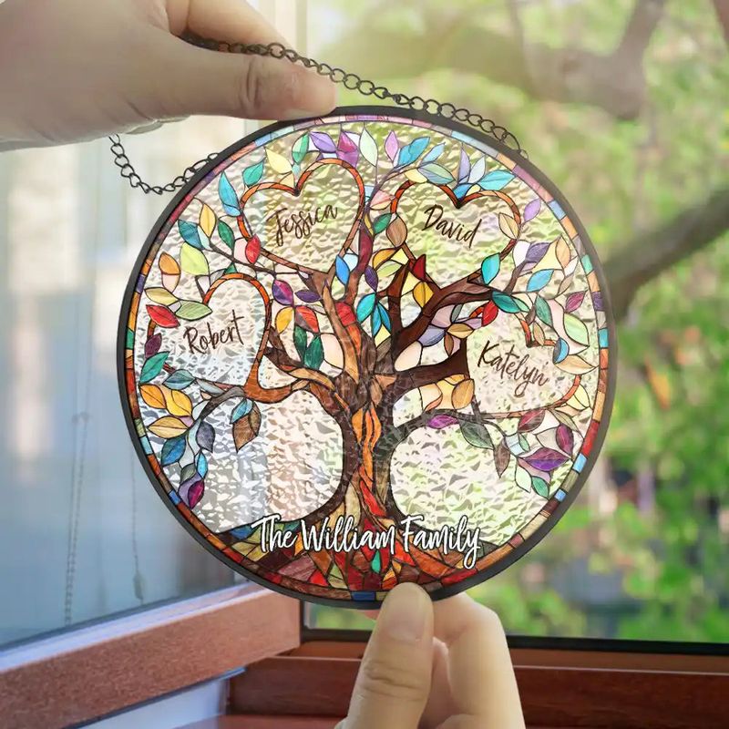Personalized Family Tree Suncatcher Ornament – Custom Names on Stained Glass Look – Heartwarming Gift for Parents or Grandparents