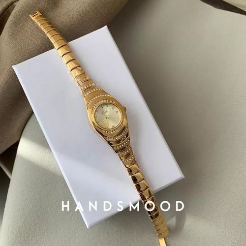 Fashionable and high-end diamond-set ladies' quartz watch