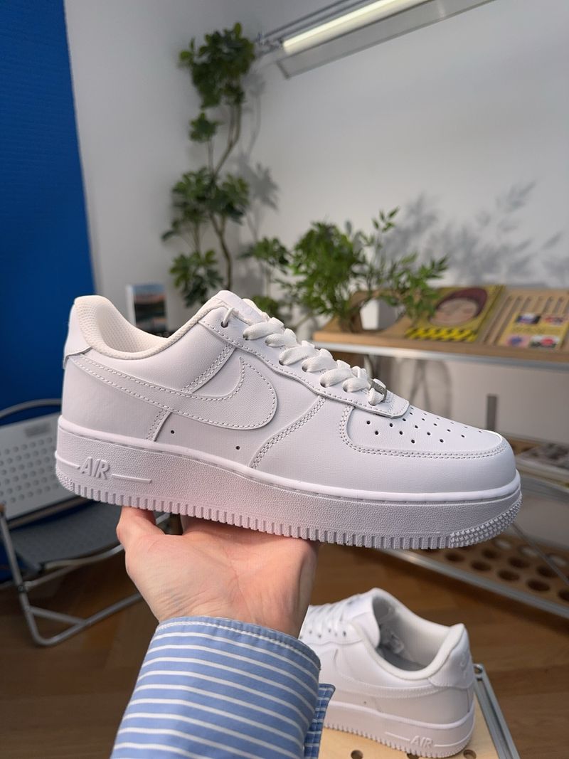 Nike Air Force 1 Low Top Sneakers - Men's Women's