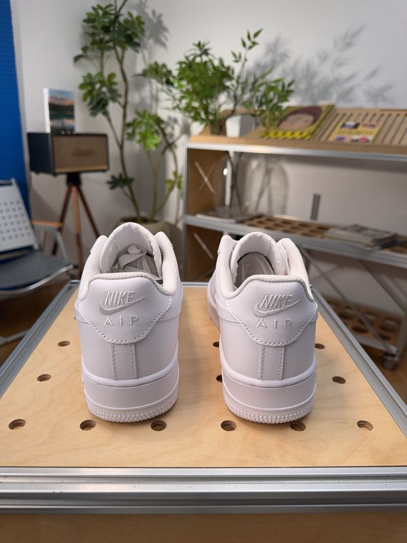 Nike Air Force 1 Low Top Sneakers - Men's Women's
