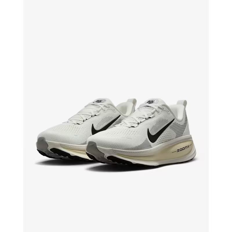 Nike Vomero 18 Sneakers, women's running shoes for asphalt and road running, white color, lightweight athletic footwear with comfortable cushioning, model HM6804-101