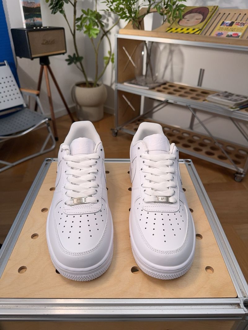 Nike Air Force 1 Low Top Sneakers - Men's Women's