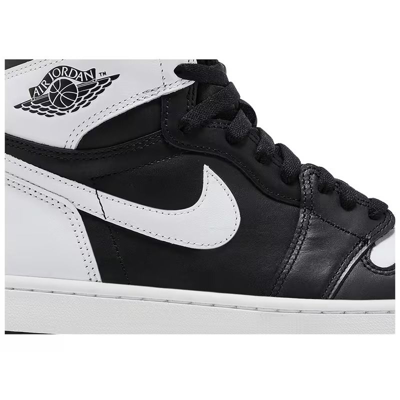 Jordan 1 Retro High OG Sneakers in White And Black Color, Men'S Casual Lifestyle Sneakers, Comfortable Premium Footwear, Model DZ5485-010