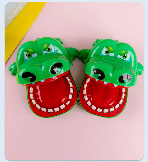 Finger biting crocodile toy 🥳
