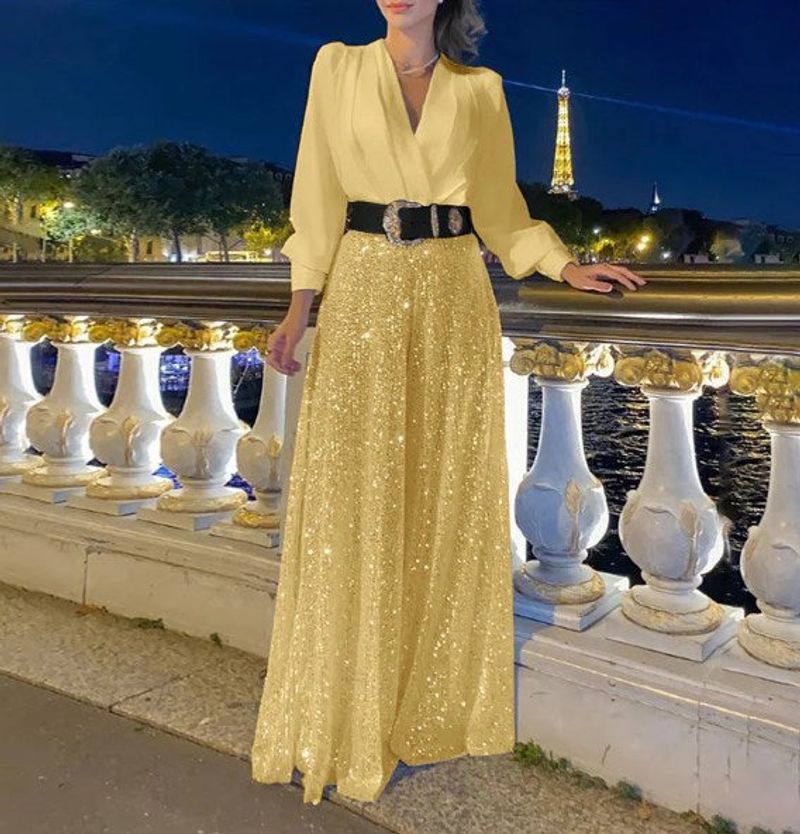Elegáns hosszú ujjú, V-nyakú blúz és bő szárú, flitteres overál