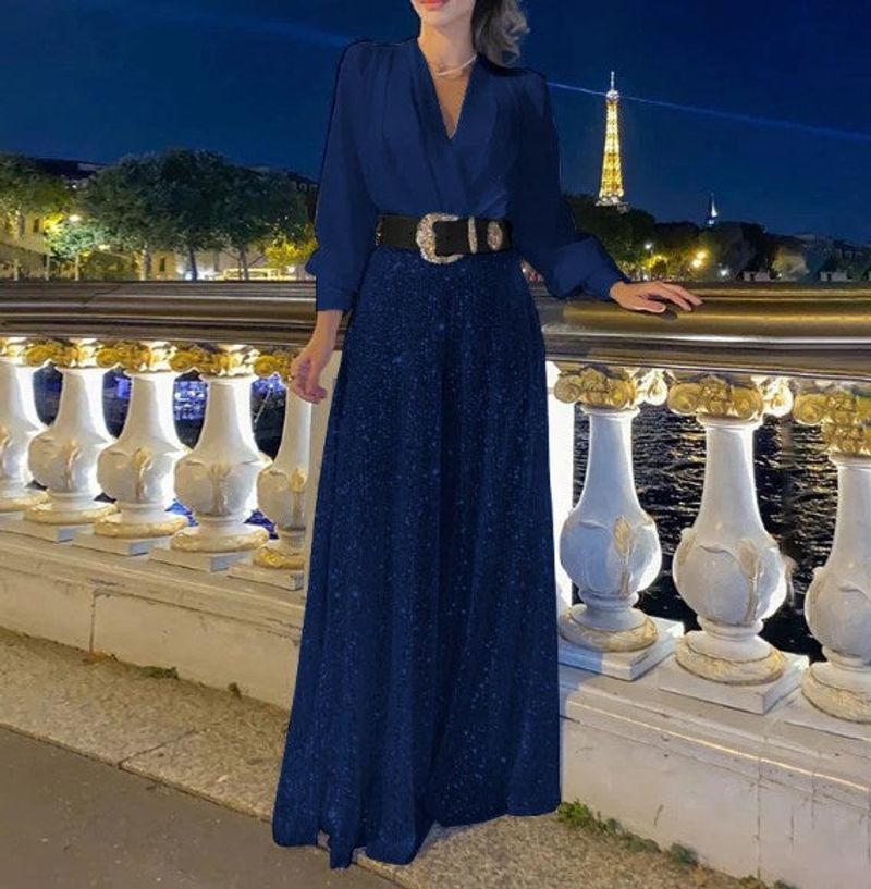 Elegáns hosszú ujjú, V-nyakú blúz és bő szárú, flitteres overál